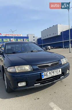 Седан Mazda 323 1997 в 
