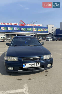 Седан Mazda 323 1997 в 