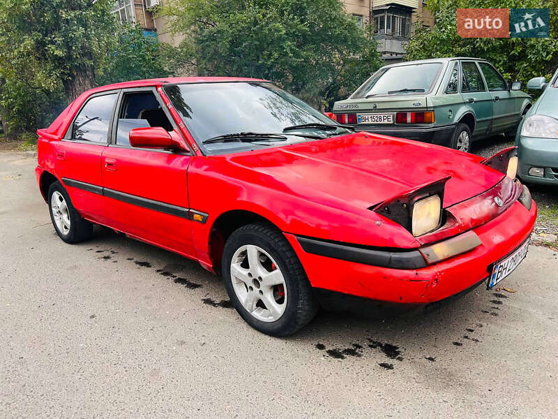Mazda 323 1990