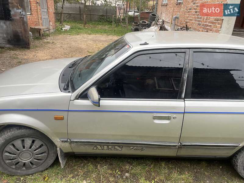 Хэтчбек Mazda 323 1988 в Черкассах фото 2 Хэтчбек Mazda 323 1988 в Черкассах