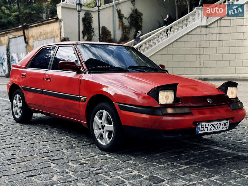 Mazda 323 1990 Mazda 323 1990