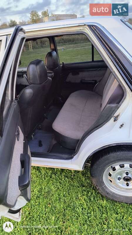 Седан Mazda 323 1989 в Вознесенске фото 6 Седан Mazda 323 1989 в Вознесенске