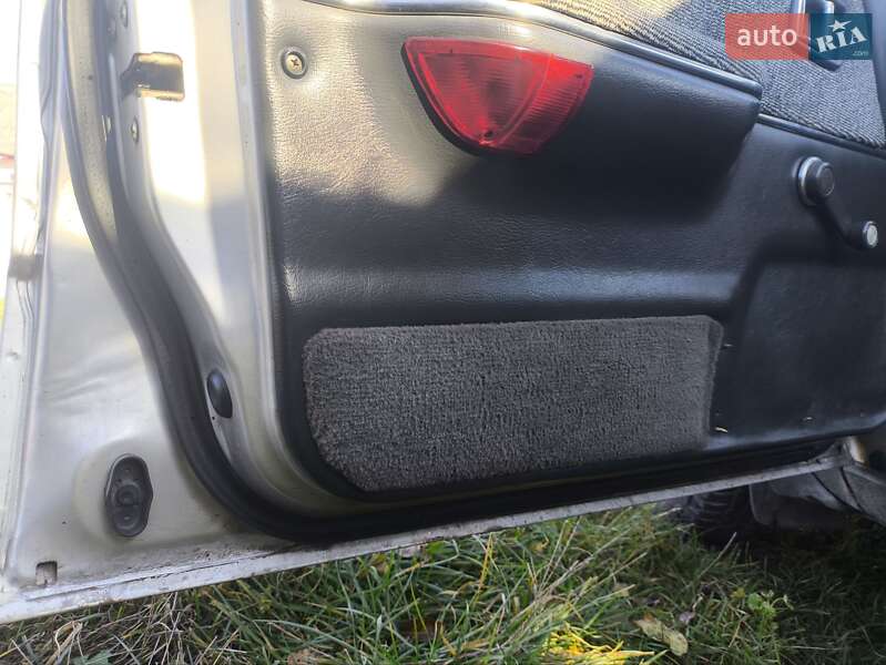 Хэтчбек Mazda 323 1989 в Хмельницком