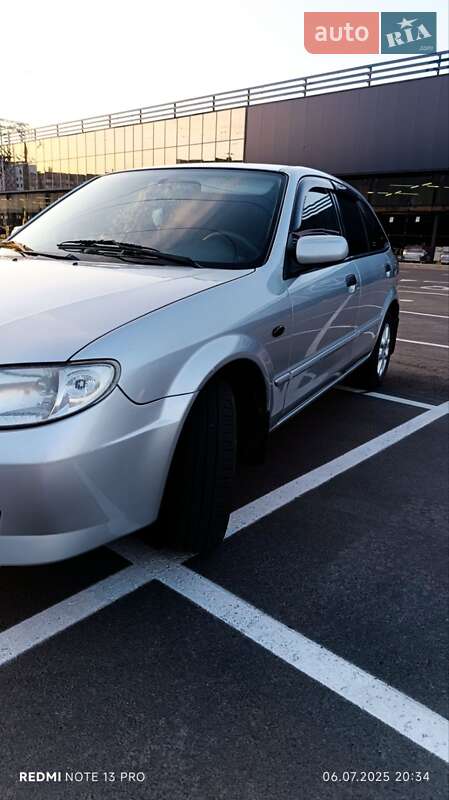 Хетчбек Mazda 323 2003 в Чернігові фото 7 Хетчбек Mazda 323 2003 в Чернігові