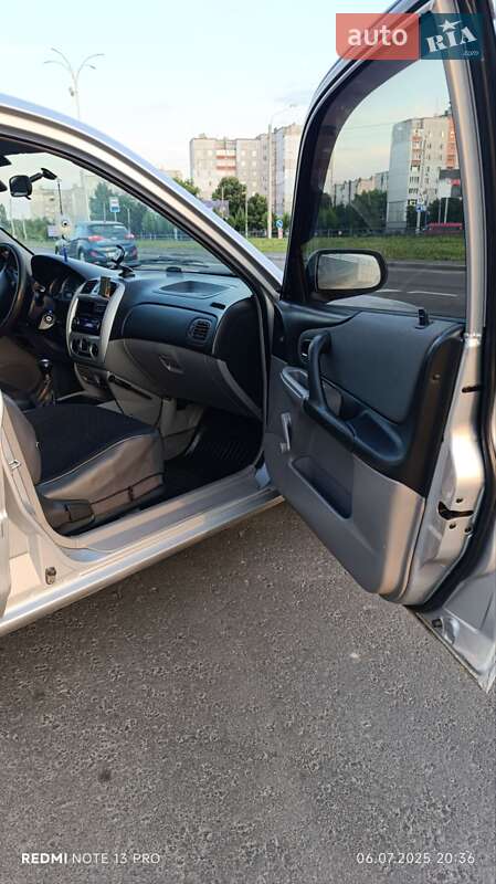 Хетчбек Mazda 323 2003 в Чернігові фото 13 Хетчбек Mazda 323 2003 в Чернігові