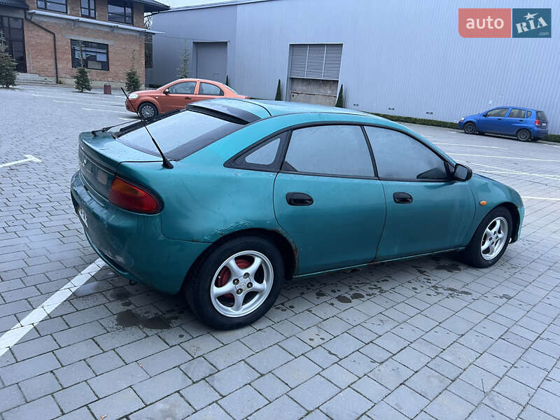 Хетчбек Mazda 323 1996 в Вінниці