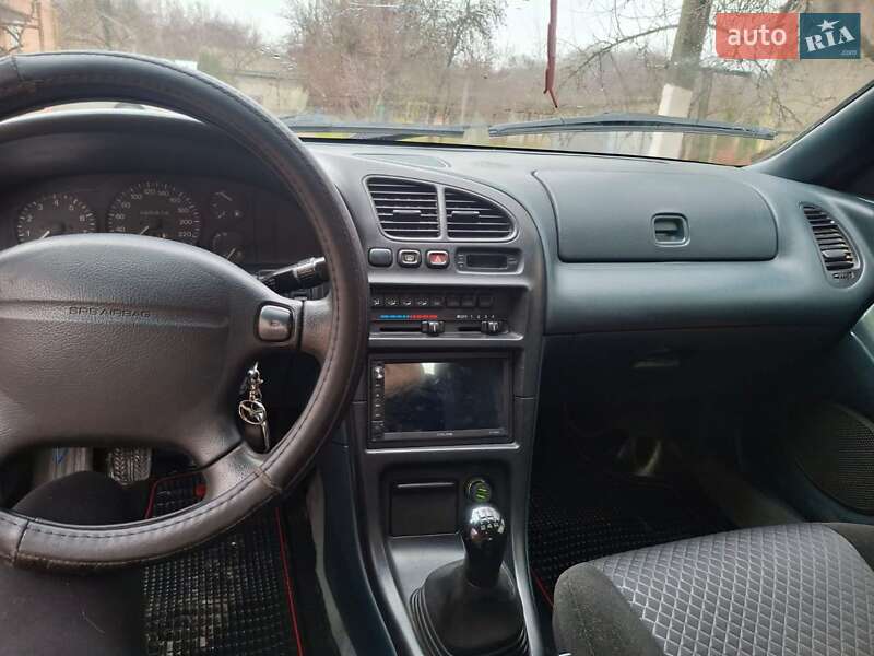 Седан Mazda 323 1996 в Хмельницком