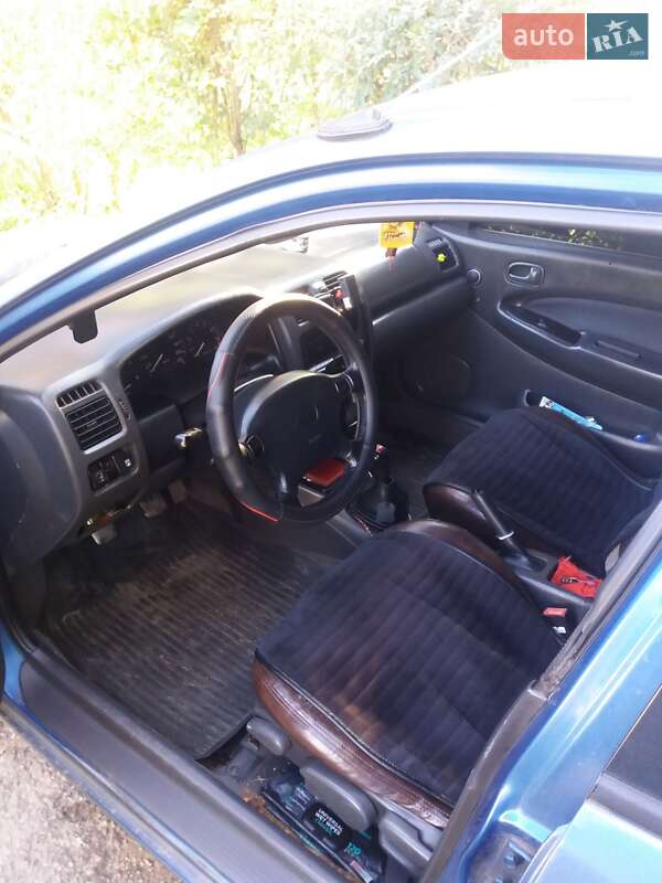 Седан Mazda 323 1998 в Жмеринке