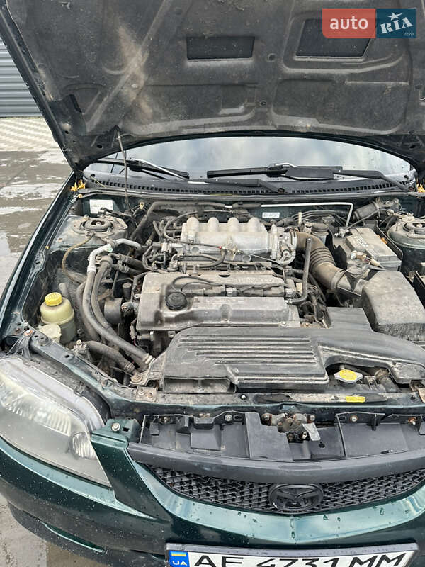 Седан Mazda 323 2003 в Бердичеве