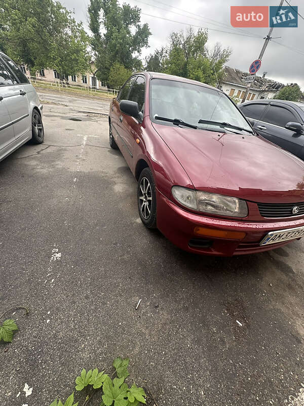 Седан Mazda 323 1996 в Миколаєві