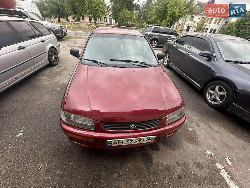 Седан Mazda 323 1996 в Миколаєві