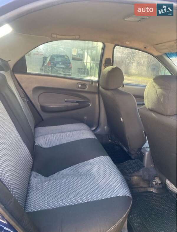 Седан Mazda 323 1994 в Олександрії