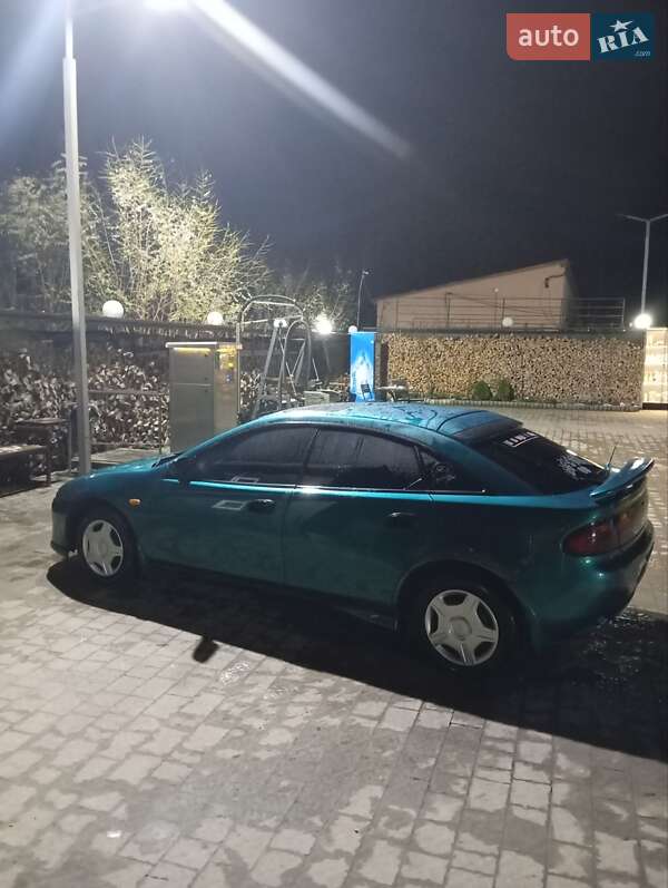 Хэтчбек Mazda 323 1995 в Ивано-Франковске