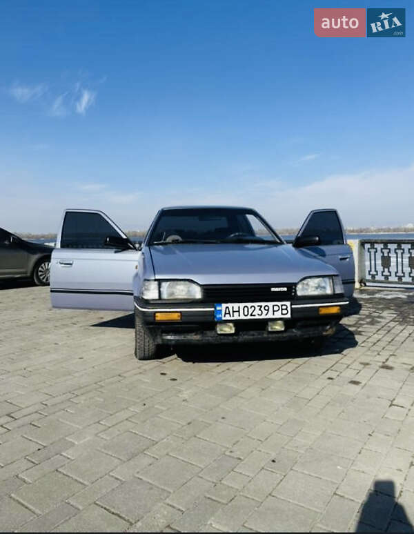 Седан Mazda 323 1988 в Близнюках фото 2 Седан Mazda 323 1988 в Близнюках