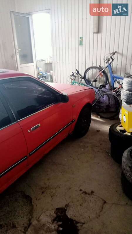 Універсал Mazda 323 1986 в Вигоді