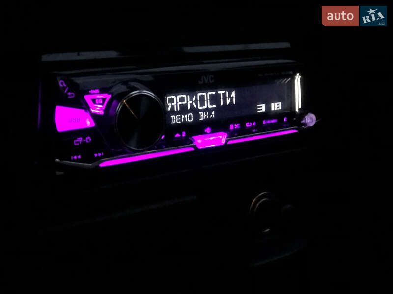 Хетчбек Mazda 323 1998 в Харкові