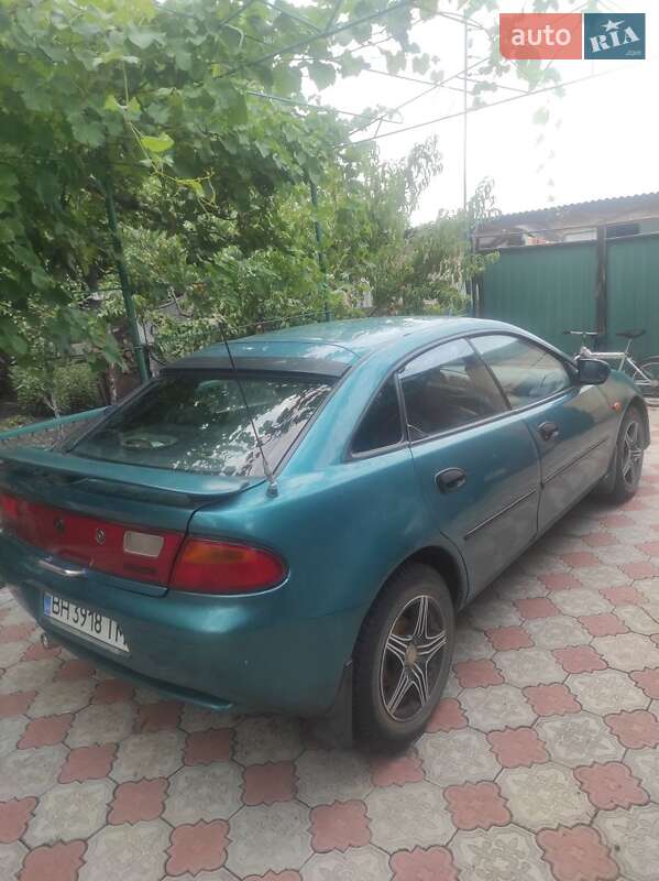Хэтчбек Mazda 323 1995 в Раздельной