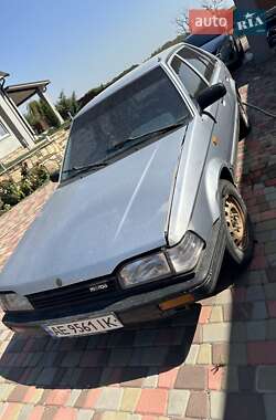 Хэтчбек Mazda 323 1988 в Новомосковске