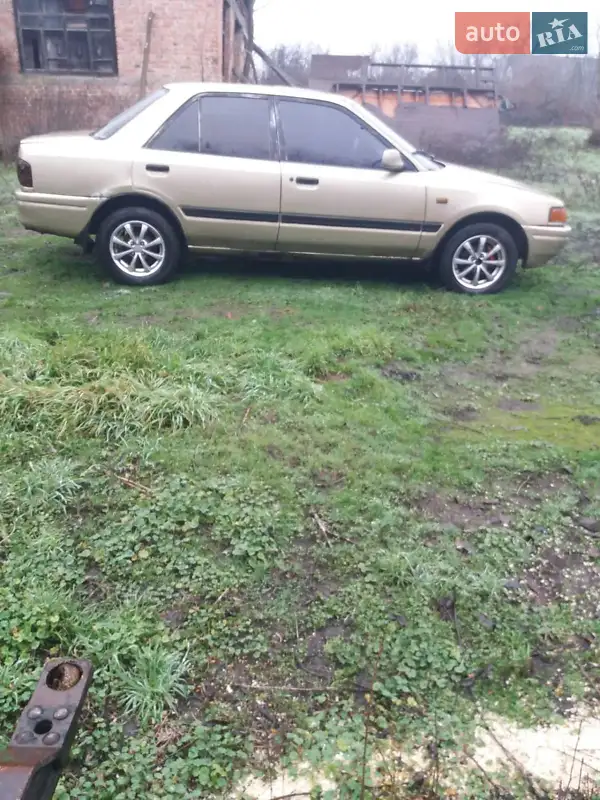 Mazda 323 1992