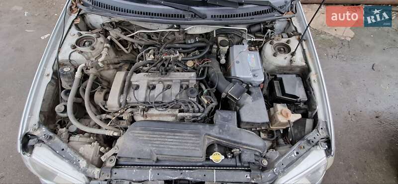Хэтчбек Mazda 323 1998 в Ровно