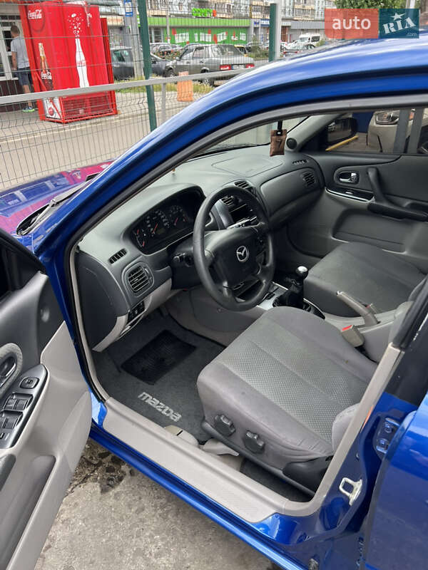 Хэтчбек Mazda 323 2000 в Одессе