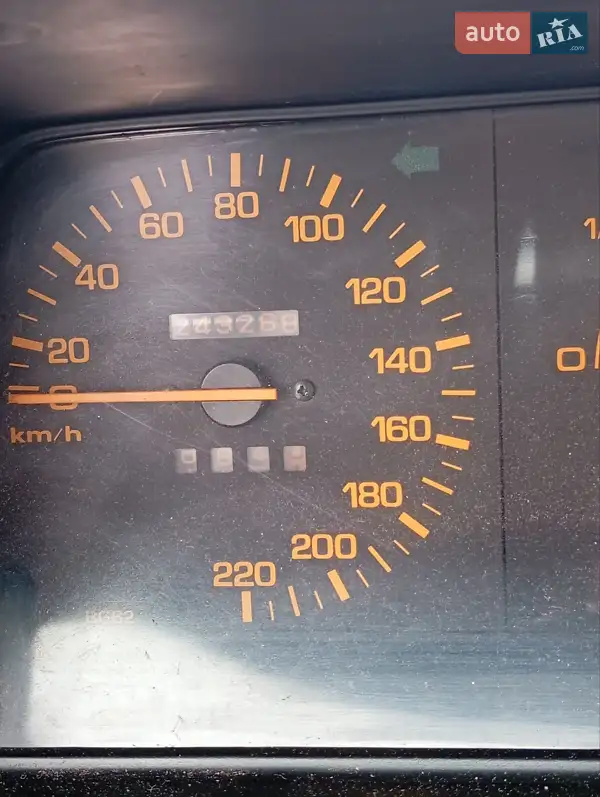Mazda 323 1989
