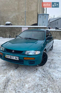 Седан Mazda 323 1996 в Чернівцях