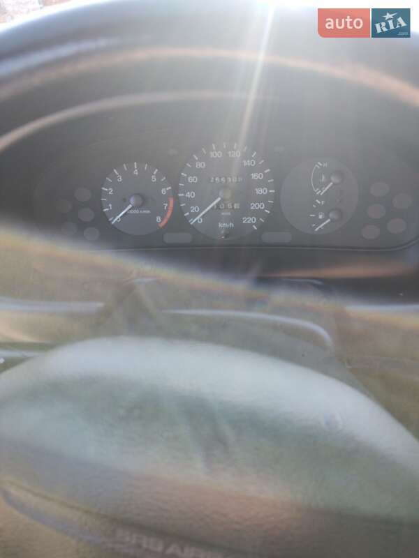 Хэтчбек Mazda 323 1996 в Остроге