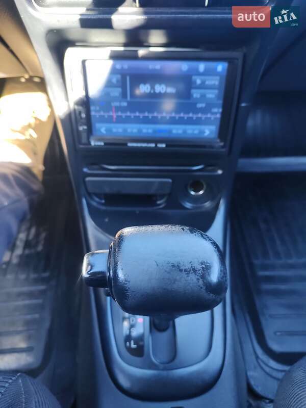 Хэтчбек Mazda 323 1996 в Остроге