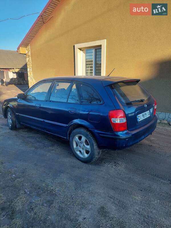 Хетчбек Mazda 323 2001 в Сарнах