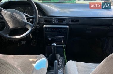 Седан Mazda 323 1990 в Дніпрі