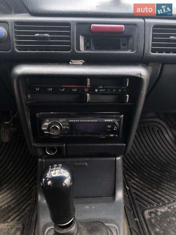 Седан Mazda 323 1995 в Білгороді-Дністровському