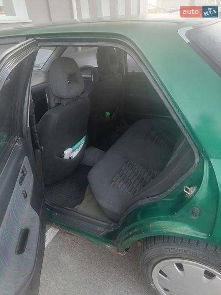 Хэтчбек Mazda 323 1994 в Виннице