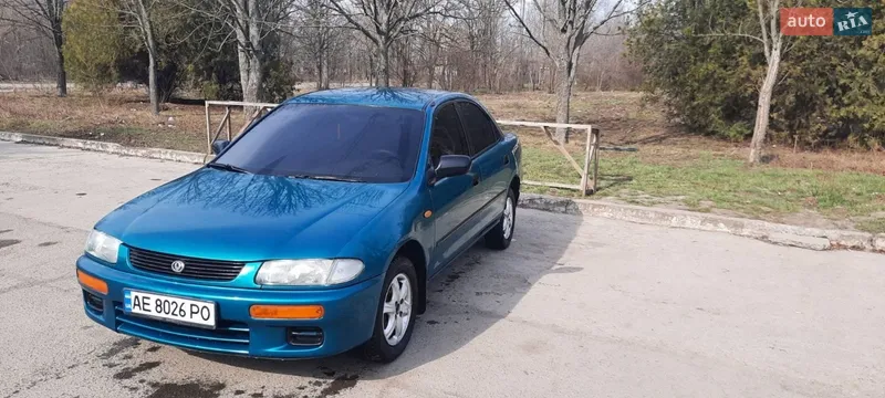 Mazda 323 1996