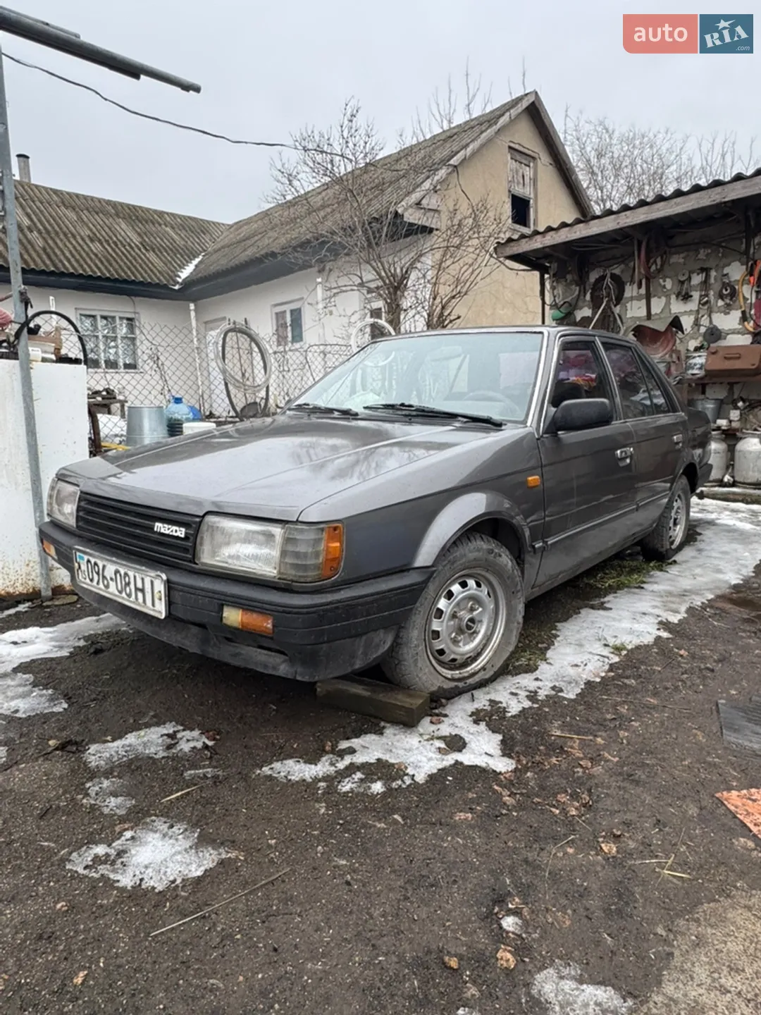 Mazda 323 1986