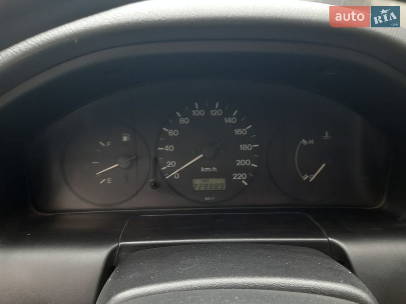 Хэтчбек Mazda 323 1997 в Одессе фото 10 Хэтчбек Mazda 323 1997 в Одессе