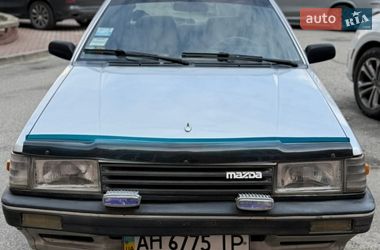 Седан Mazda 323 1986 в Киеве
