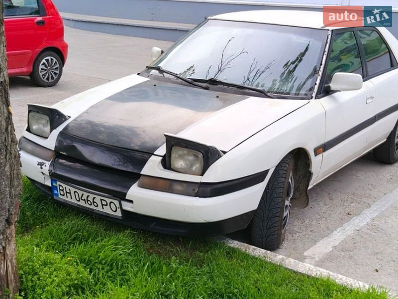 Mazda 323 1990