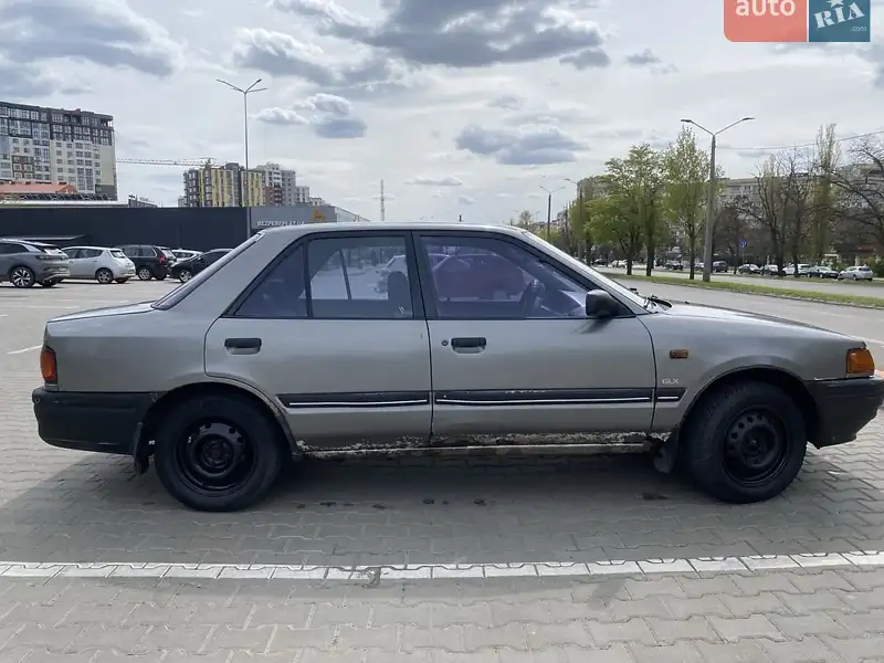 Mazda 323 1995