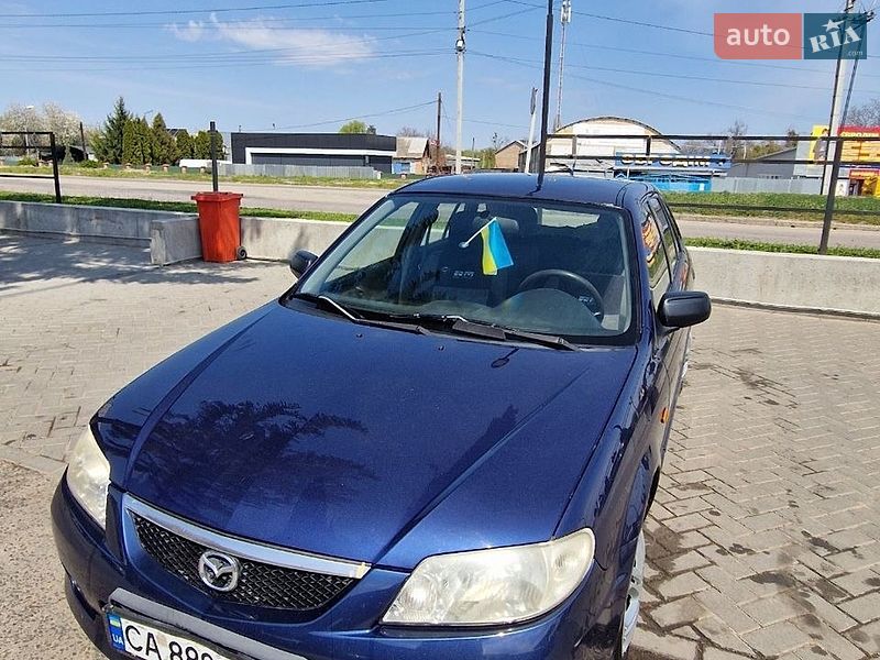 Хэтчбек Mazda 323 2001 в Корсуне-Шевченковском
