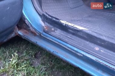 Седан Mazda 323 1993 в Кременце