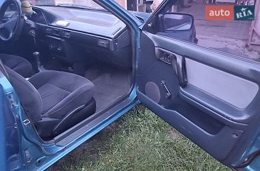 Седан Mazda 323 1993 в Кременце