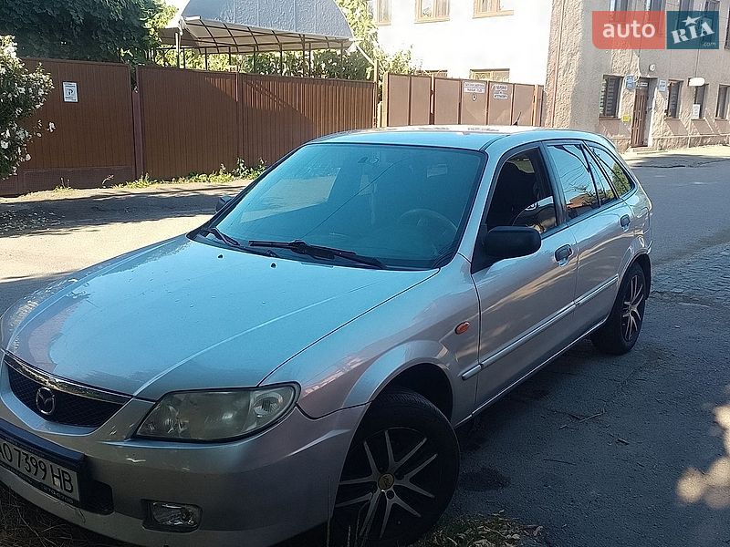 Хэтчбек Mazda 323 2000 в Берегово