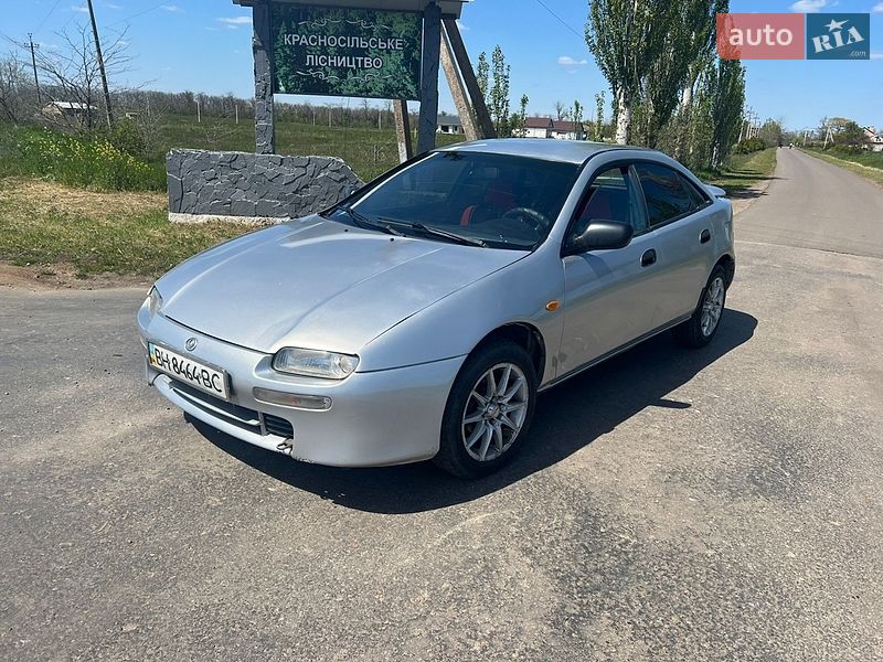 Седан Mazda 323 1995 в Одесі