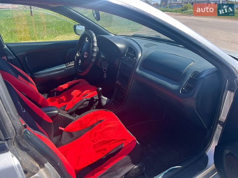 Седан Mazda 323 1995 в Одесі