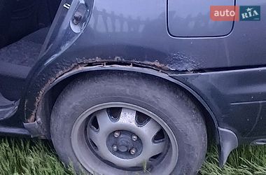 Седан Mazda 323 1997 в Новомосковске