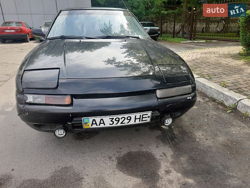 Mazda 323 1990