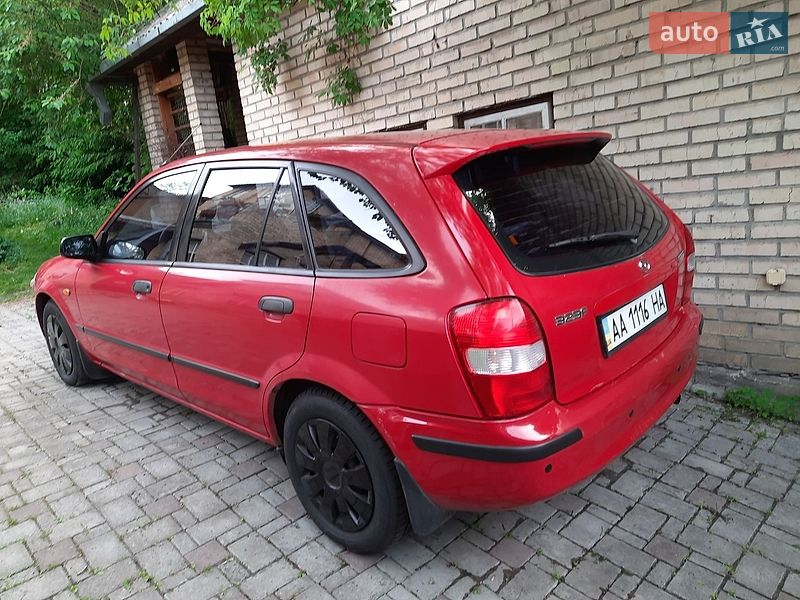 Хэтчбек Mazda 323 1998 в Киеве