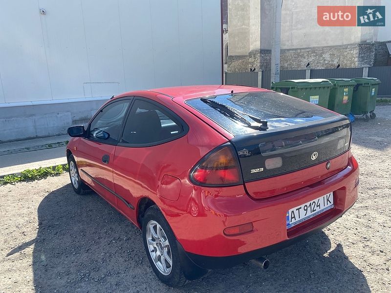 Хетчбек Mazda 323 1999 в Рогатині