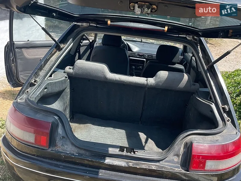 Mazda 323 1989